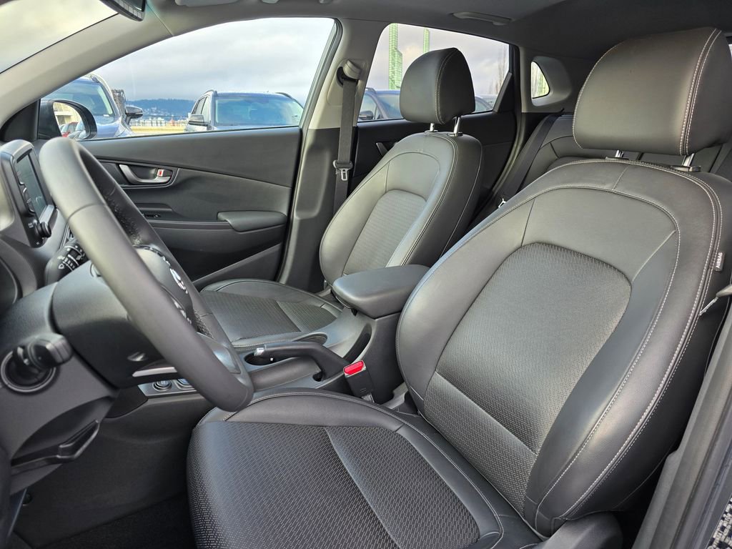 Used 2021 Hyundai Kona Limited w/ Cargo Package image 21
