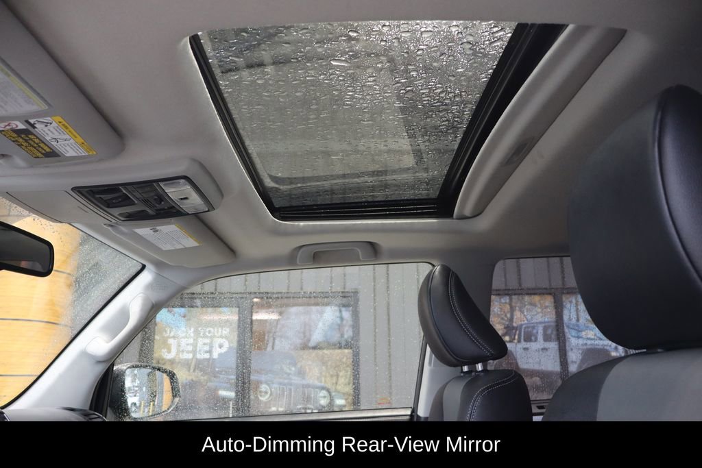 Used 2018 Toyota 4Runner SR5 Premium image 11