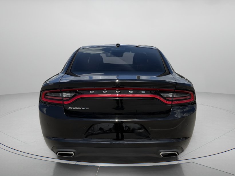Used 2020 Dodge Charger SXT RWD image 4