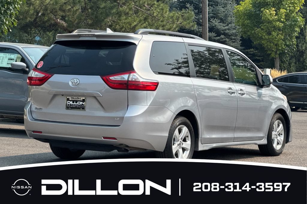Used 2018 Toyota Sienna LE FWD image 4