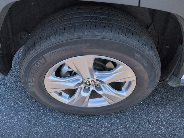 Certified 2025 Toyota RAV4 XLE AWD/4WD image 9