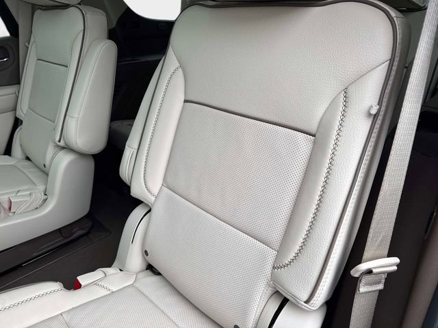 Used 2024 GMC Yukon Denali w/ Advanced Technology Package image 14