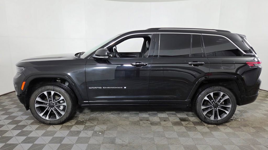 Used 2022 Jeep Grand Cherokee Overland w/ Luxury Tech Group IV image 5