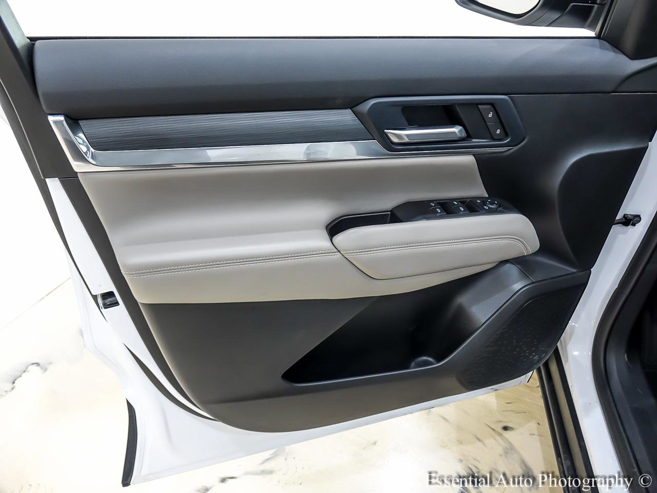 Used 2025 GMC Terrain Elevation image 23