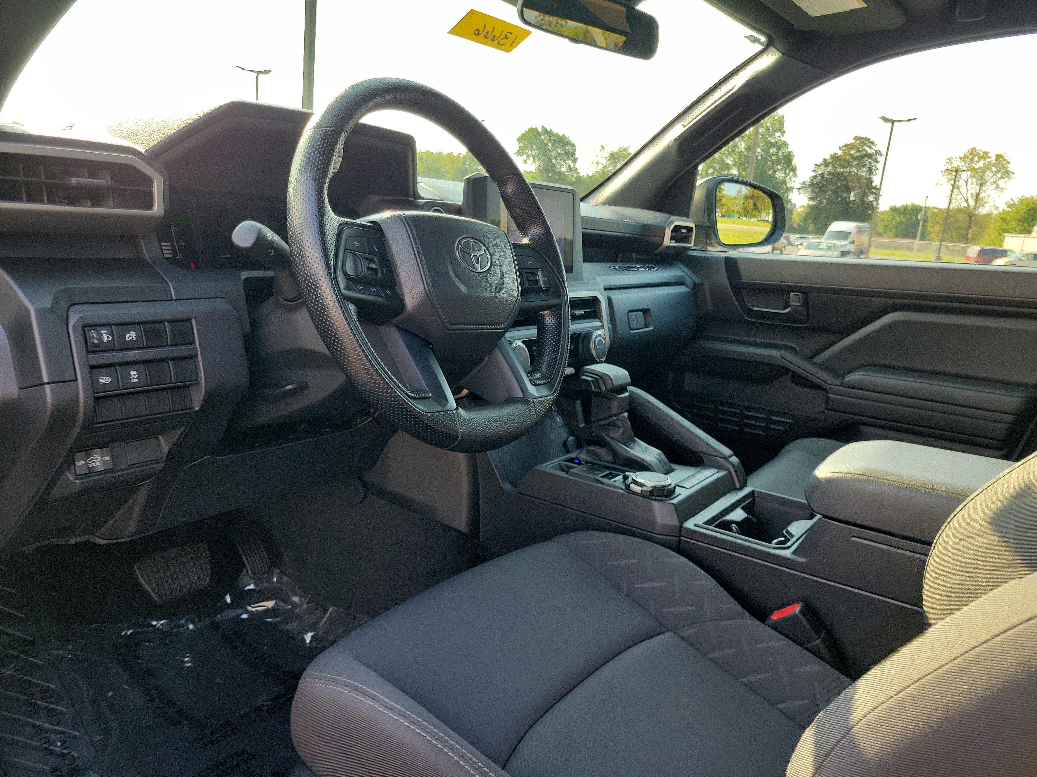 Used 2025 Toyota Tacoma SR AWD/4WD image 13
