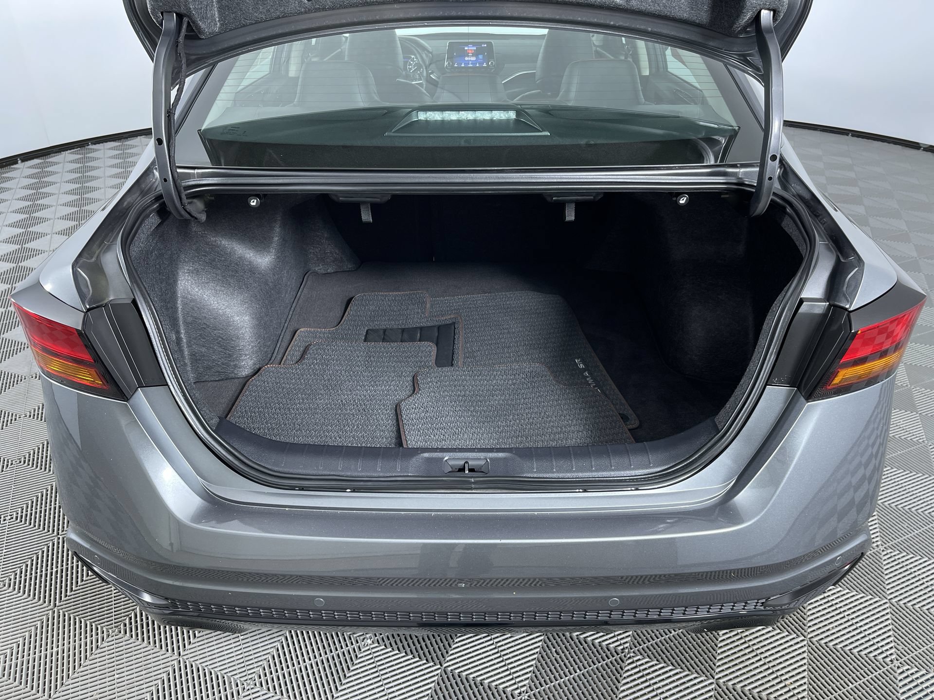 Certified 2025 Nissan Altima 2.5 SR AWD/4WD image 23