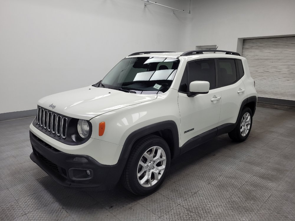 Used 2017 Jeep Renegade Latitude FWD image 2