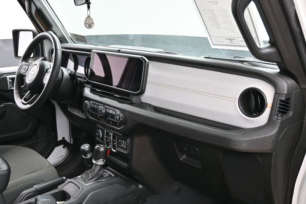 Used 2024 Jeep Wrangler Unlimited w/ Convenience Group AWD/4WD image 36