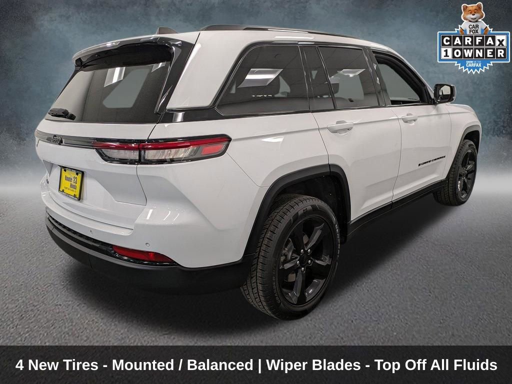 Used 2023 Jeep Grand Cherokee Altitude AWD/4WD image 5