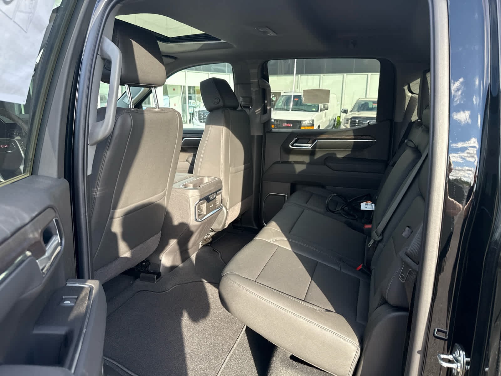 New 2026 GMC Sierra 1500 SLT w/ SLT Premium Plus Package AWD/4WD image 23