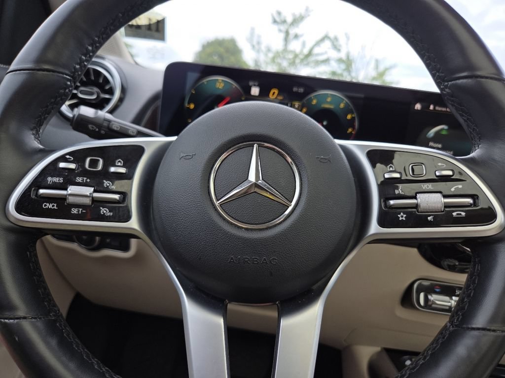 Used 2022 Mercedes-Benz GLB 250 4MATIC image 34