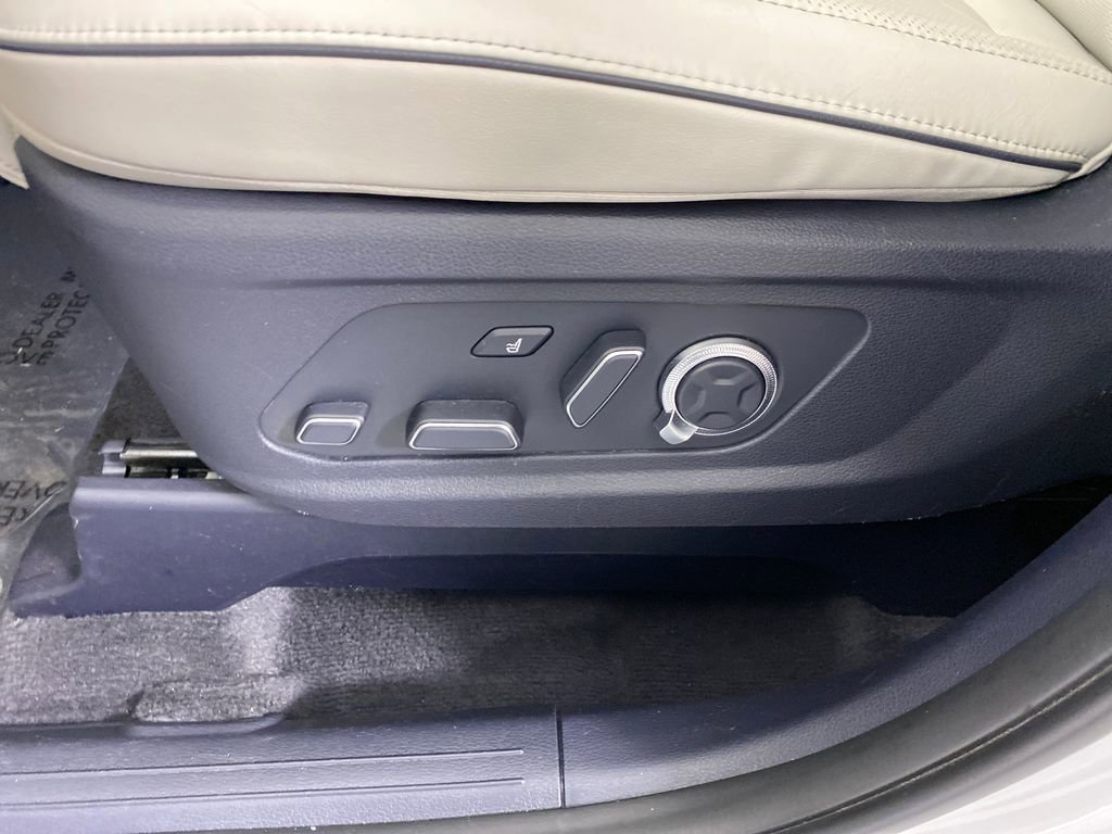 Used 2024 Hyundai Palisade Calligraphy image 8