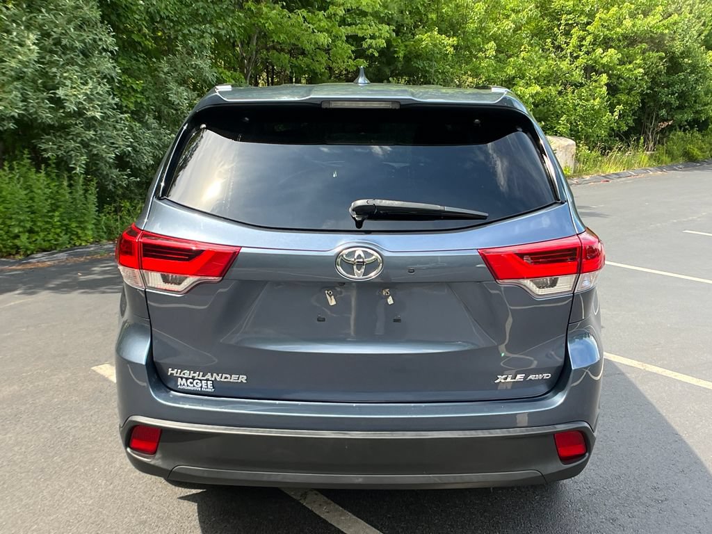 Used 2018 Toyota Highlander XLE AWD/4WD image 4