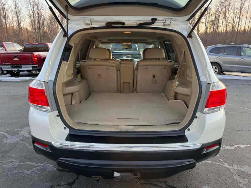 Used 2013 Toyota Highlander Limited image 24