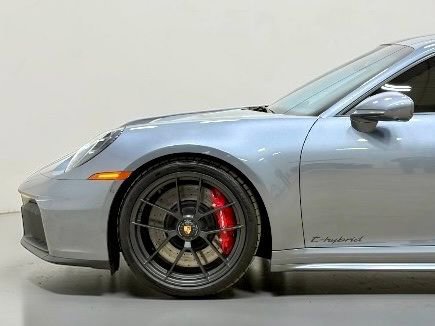 Used 2025 Porsche 911 Carrera 4 GTS image 4