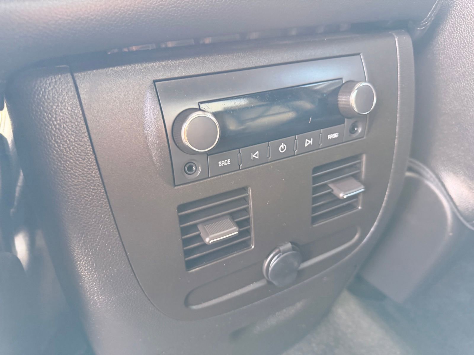 Used 2013 Chevrolet Avalanche LTZ AWD/4WD image 16