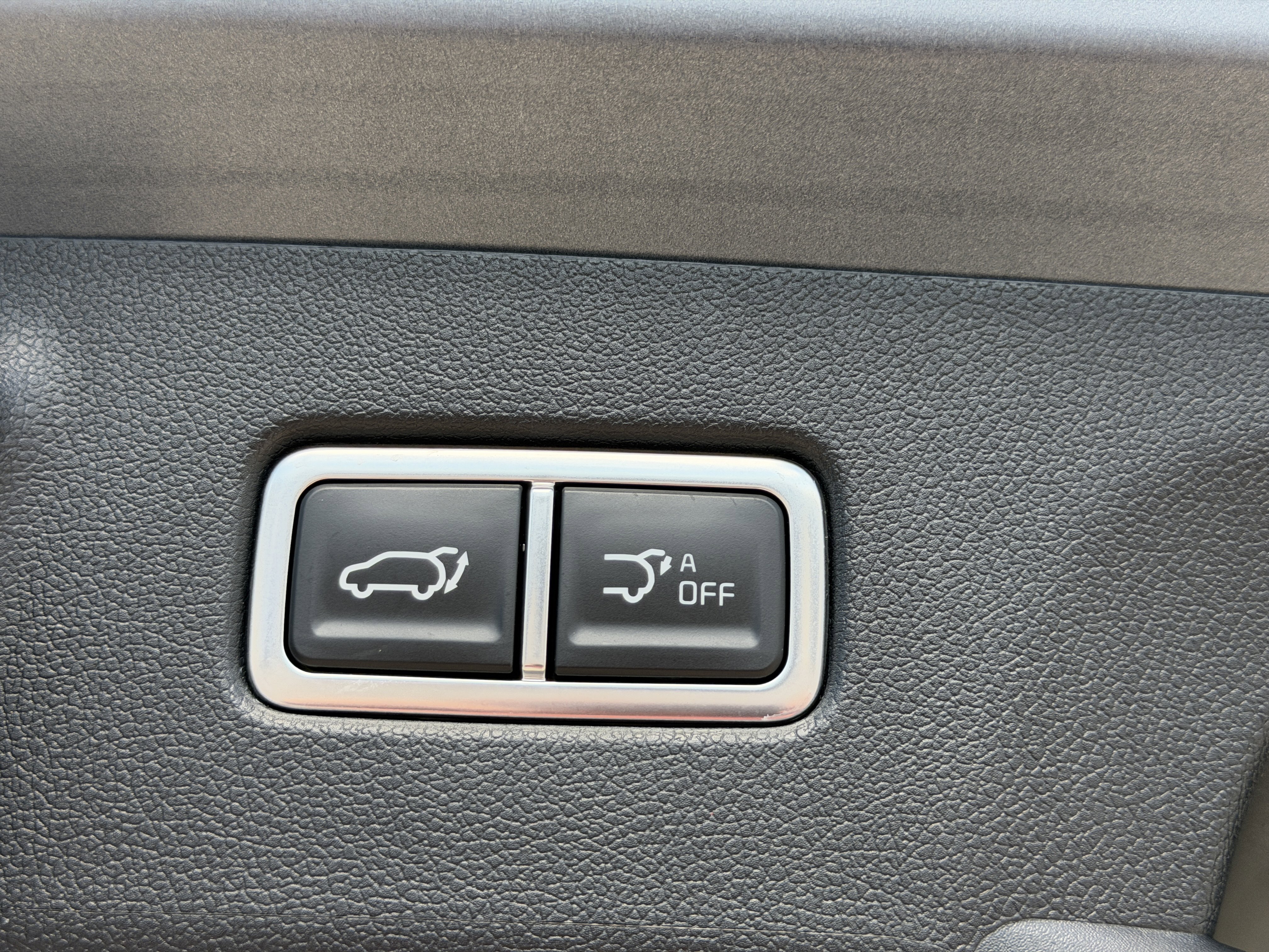 Used 2025 Kia Sorento SX image 12