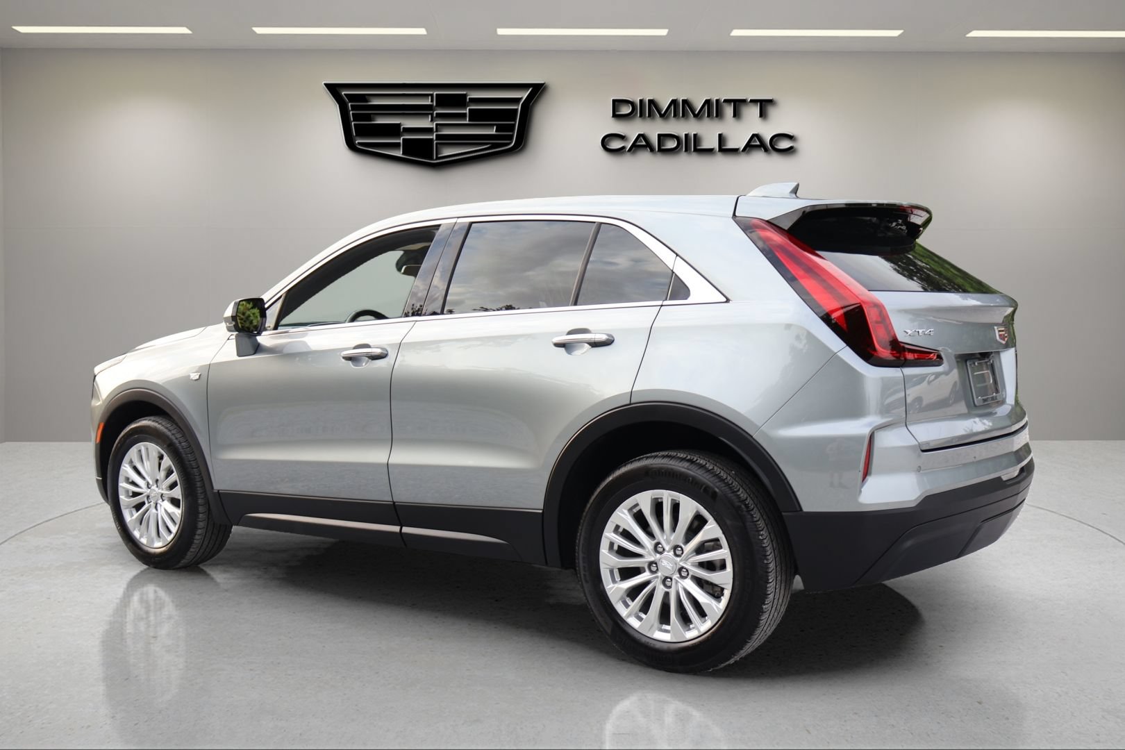 Certified 2024 Cadillac XT4 Luxury FWD image 7