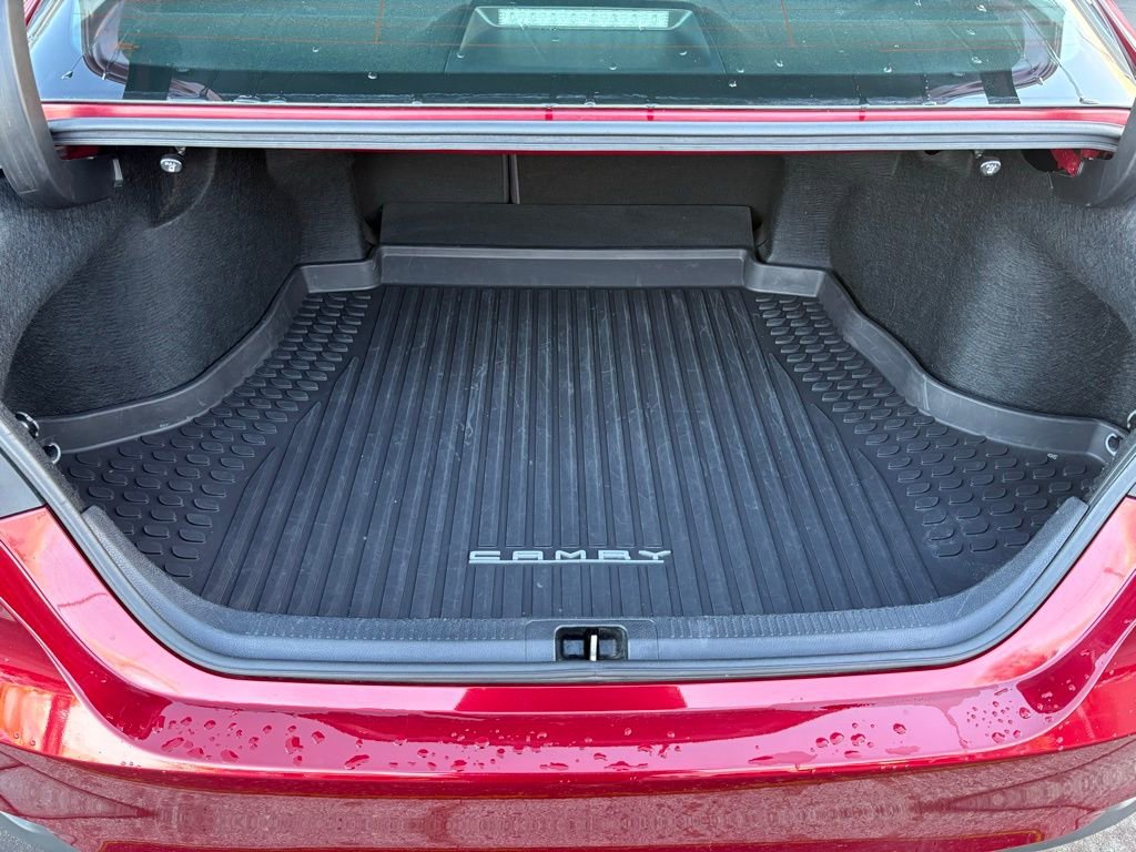 Used 2018 Toyota Camry L image 24