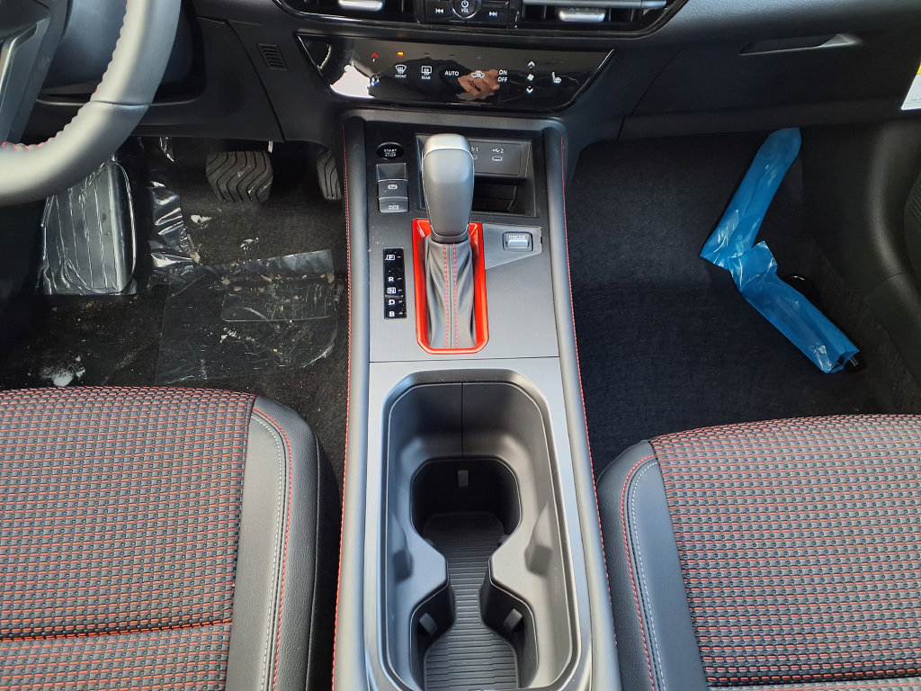 New 2026 Nissan Kicks SR AWD/4WD image 64