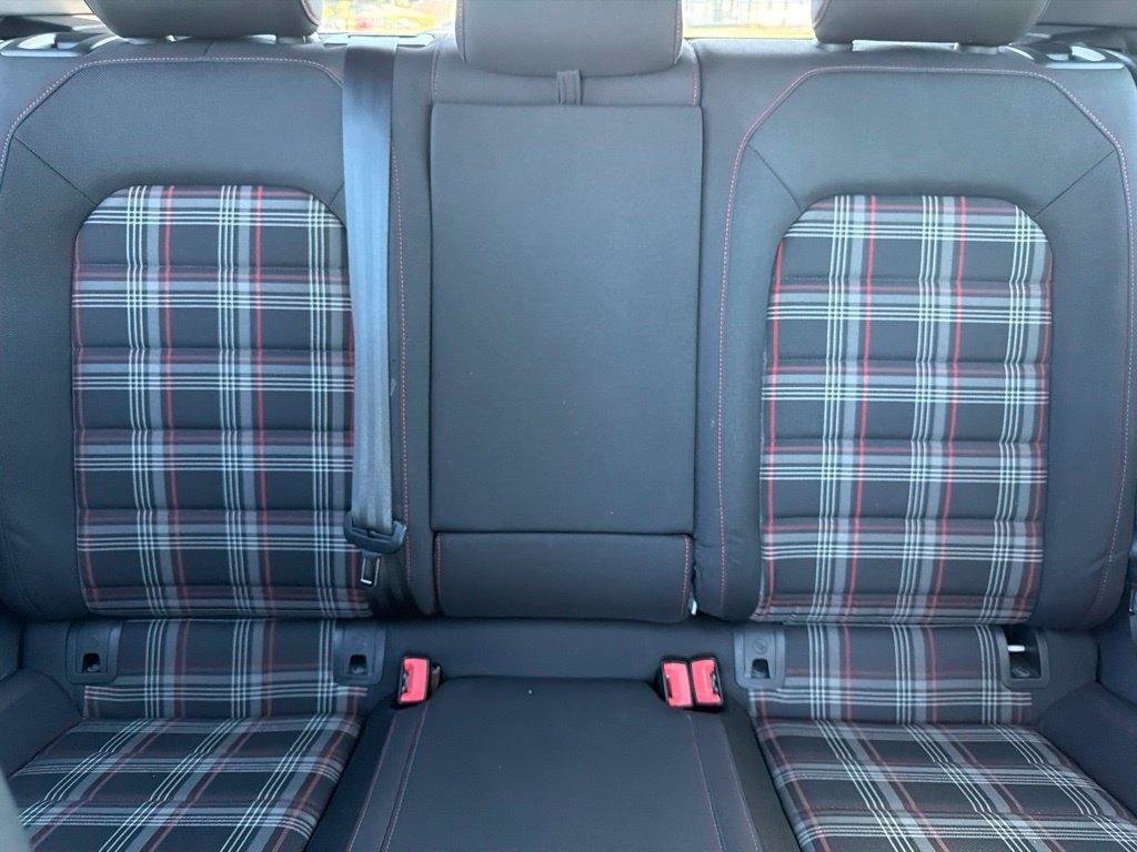 Used 2019 Volkswagen GTI SE FWD image 17