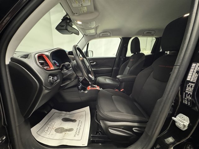 Used 2015 Jeep Renegade Trailhawk AWD/4WD image 16
