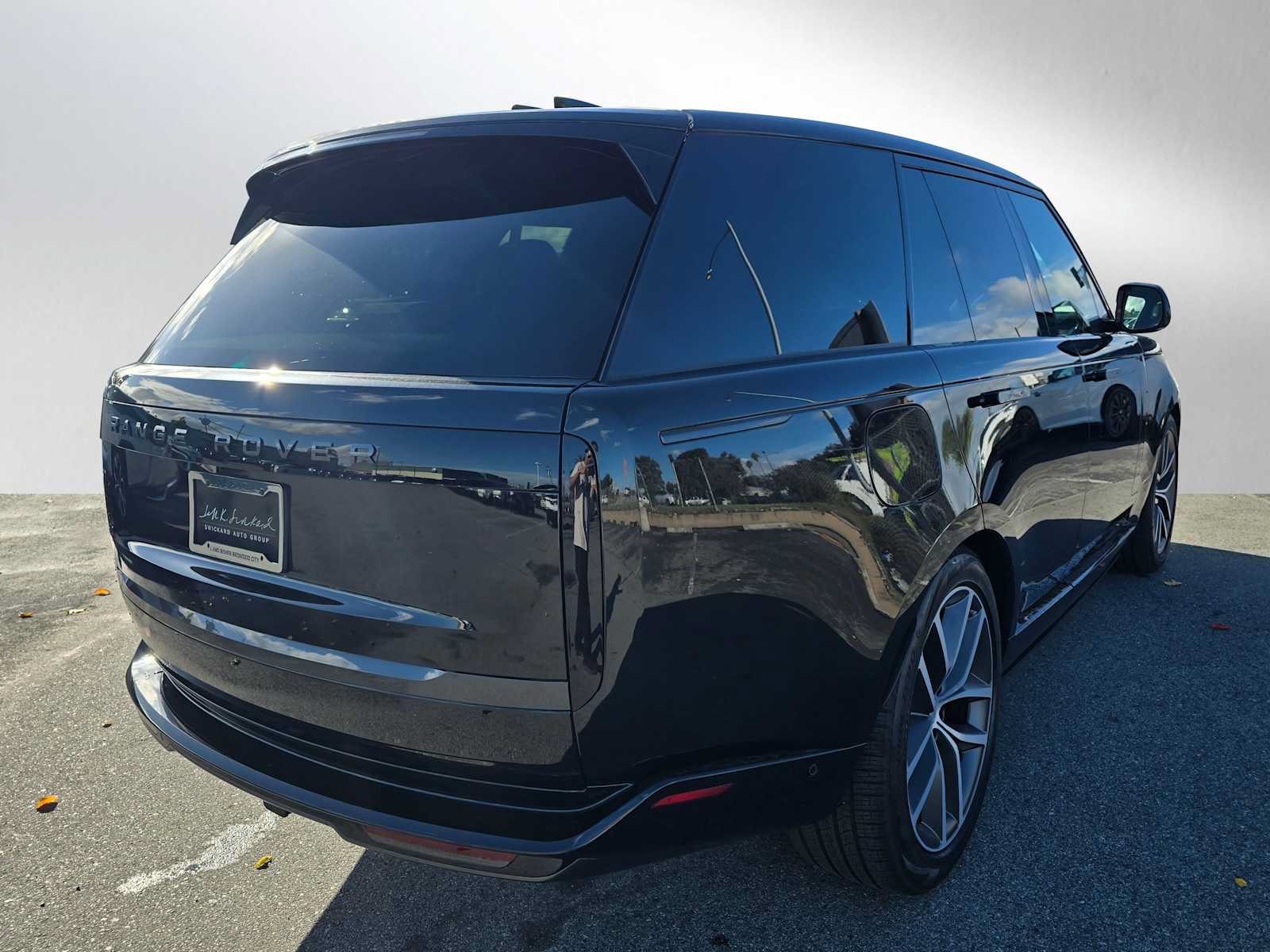 New 2025 Land Rover Range Rover SE AWD/4WD image 5