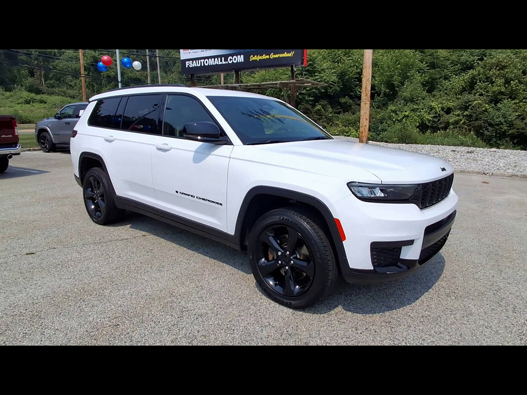 Used 2023 Jeep Grand Cherokee L Altitude AWD/4WD image 2
