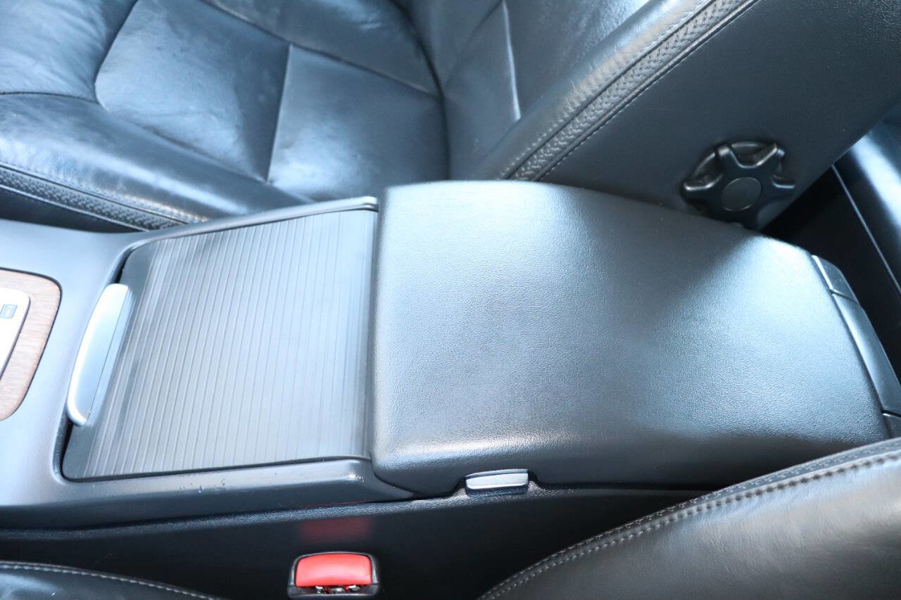 Used 2010 Volvo XC70 3.2 image 29