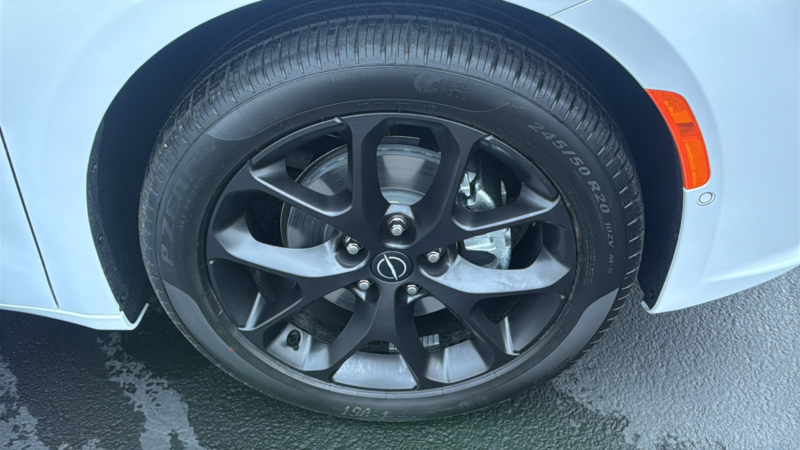 New 2026 Chrysler Pacifica Limited w/ Uconnect Theater Family Group image 9