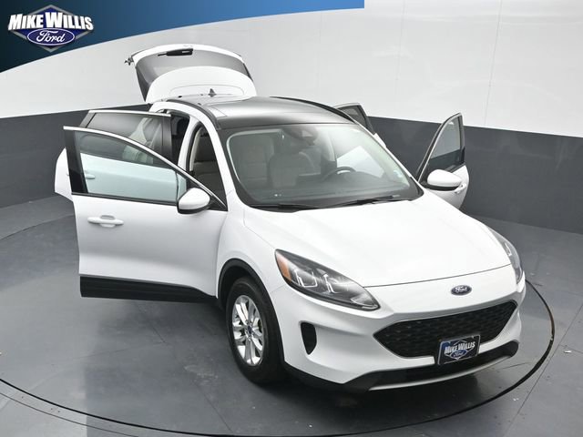 Used 2021 Ford Escape SE w/ Cold Weather Package image 25