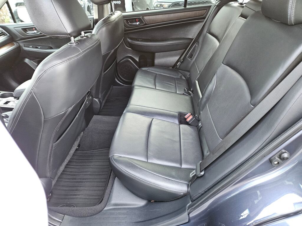 Used 2016 Subaru Outback 3.6R Limited image 17