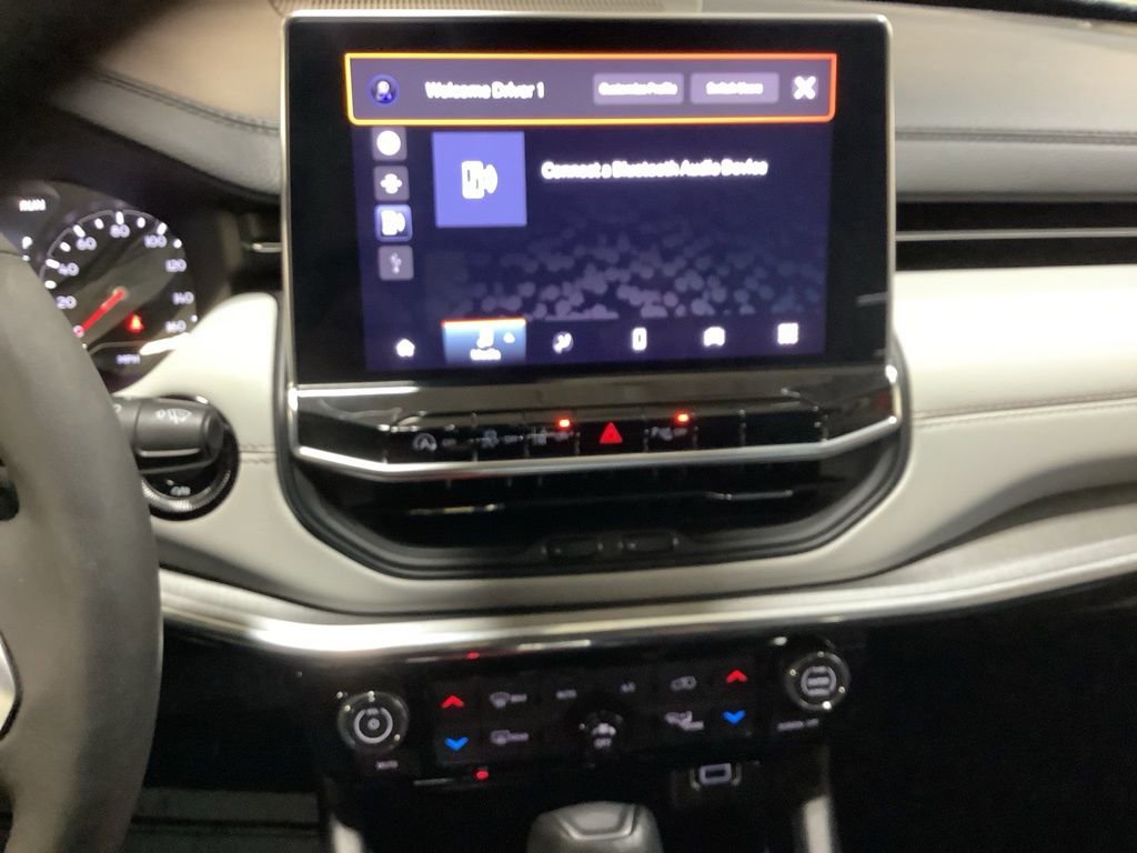 Used 2023 Jeep Compass Limited image 34