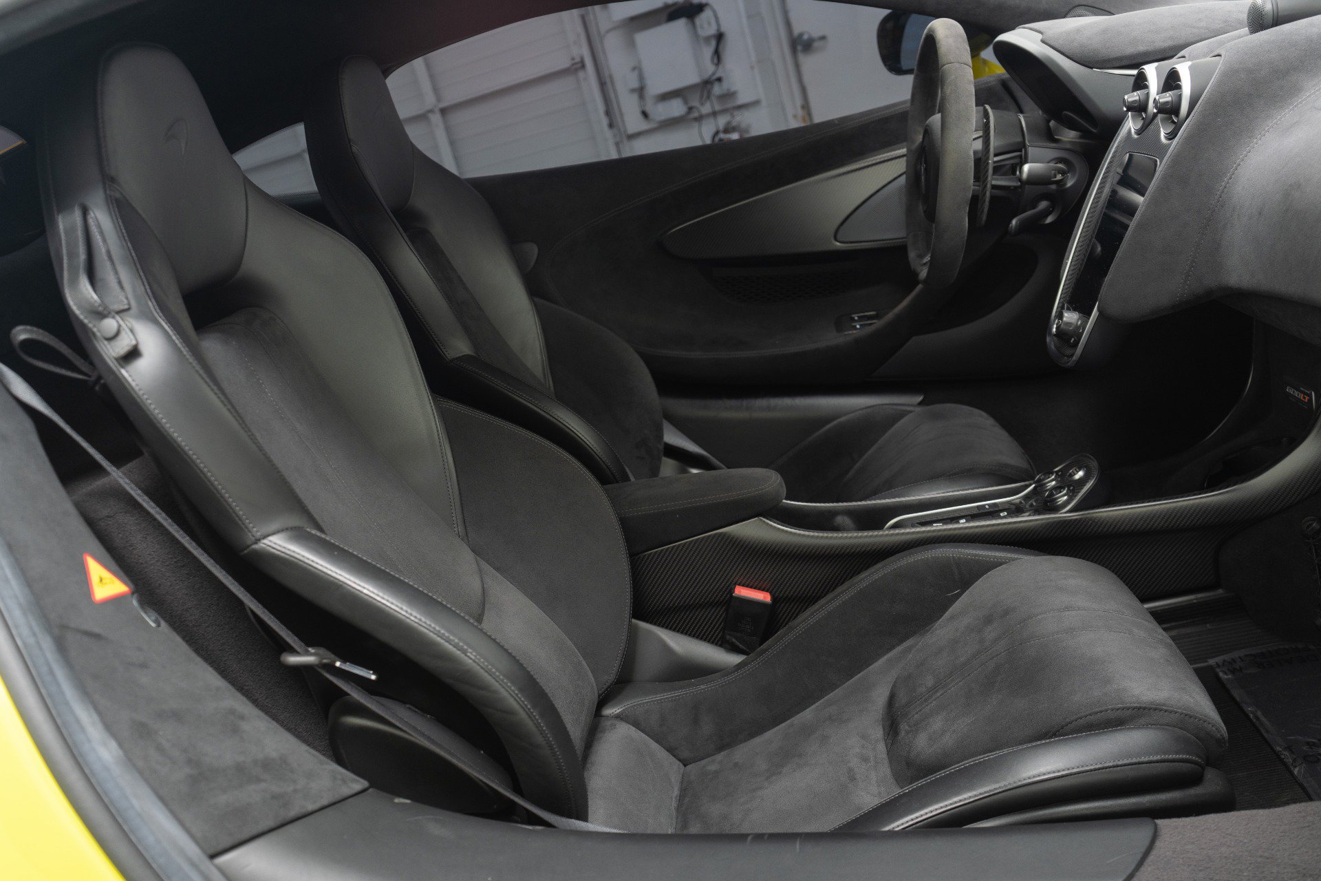 Used 2019 McLaren 600LT RWD image 24