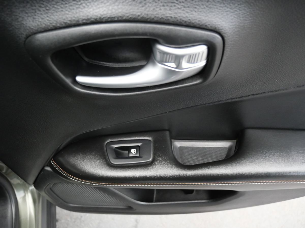 Used 2021 Jeep Compass Latitude image 27