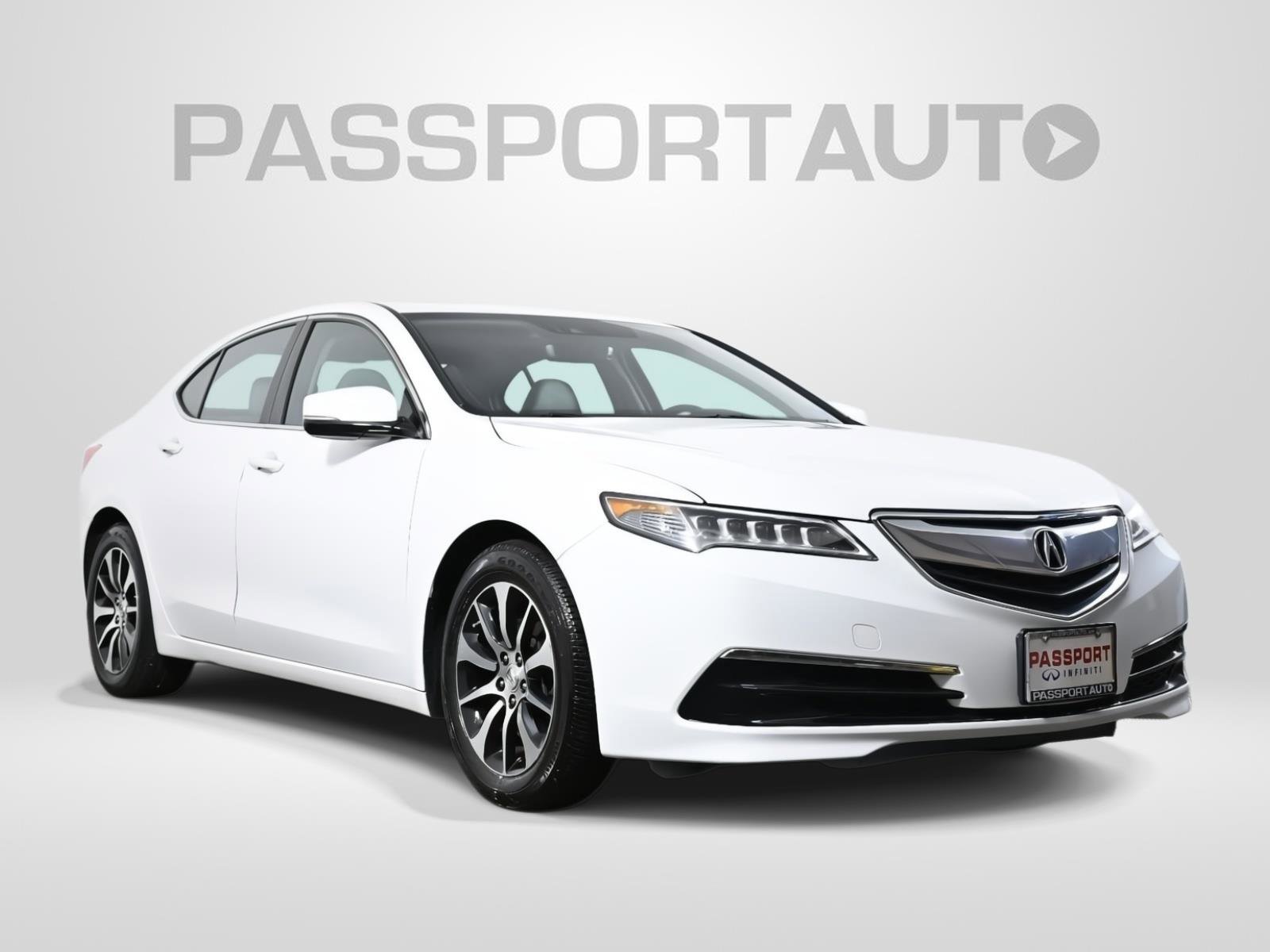 Used 2015 Acura TLX w/ Technology Package image 3