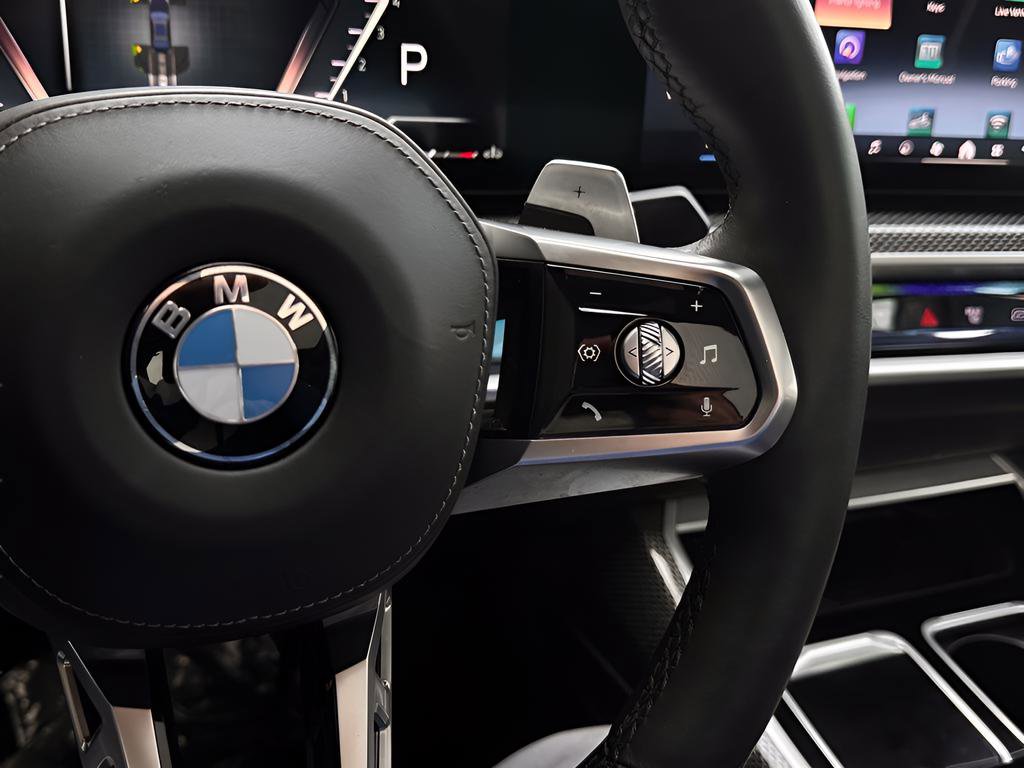 Used 2025 BMW 760i xDrive w/ Executive Package image 18
