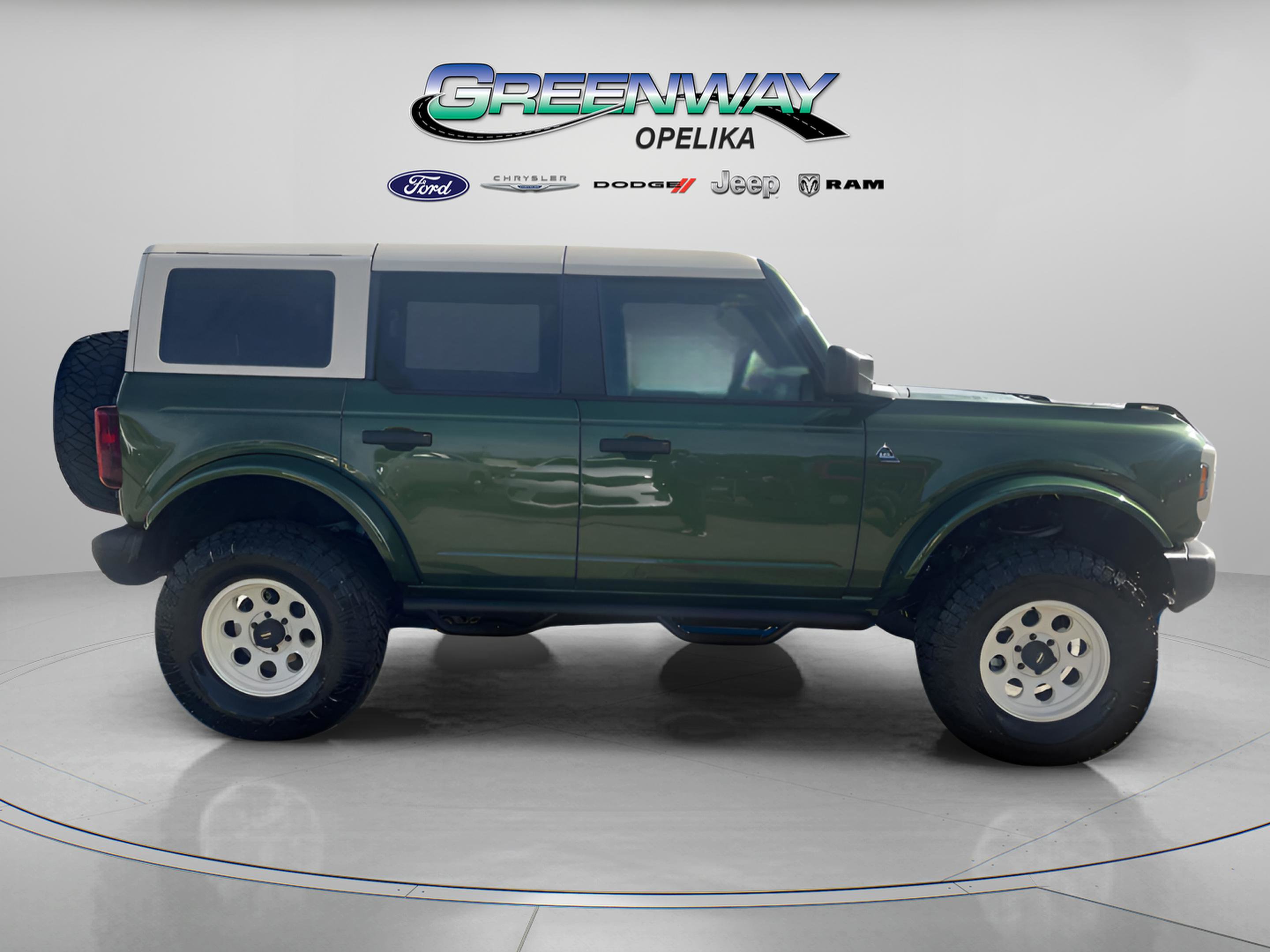 New 2024 Ford Bronco Black Diamond w/ Sasquatch Package image 8