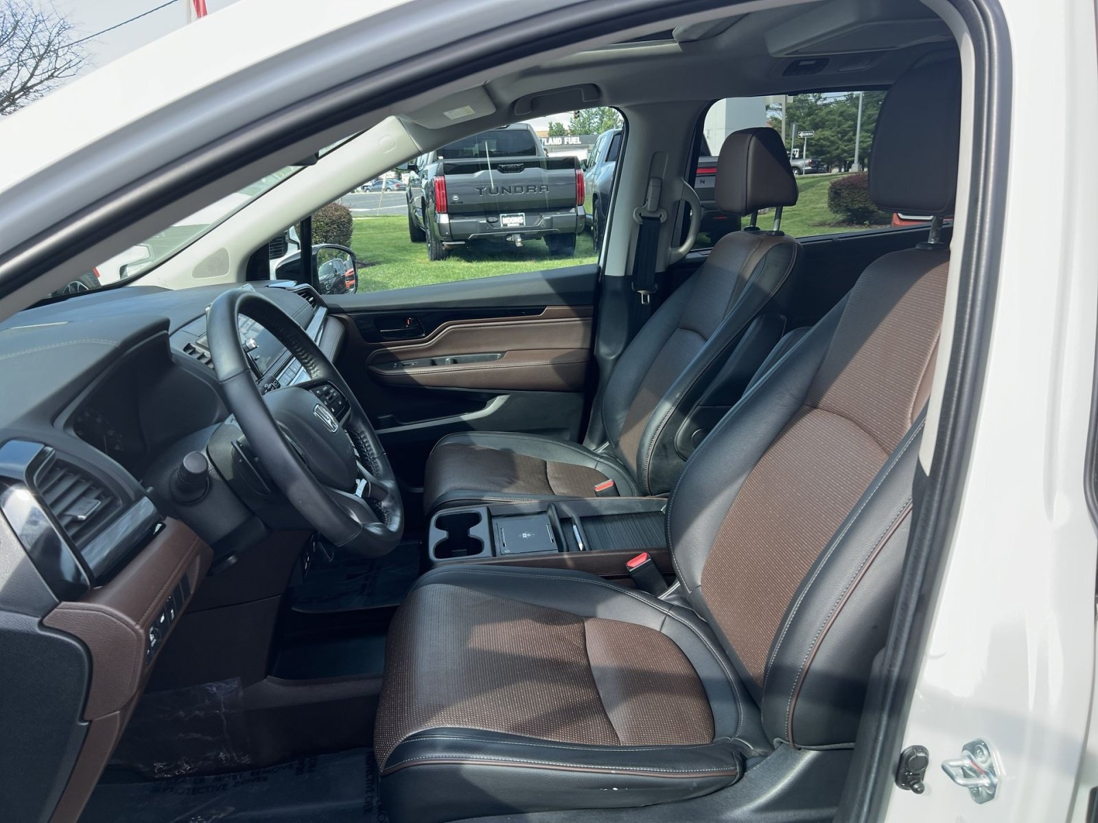 Used 2025 Honda Odyssey Elite image 13