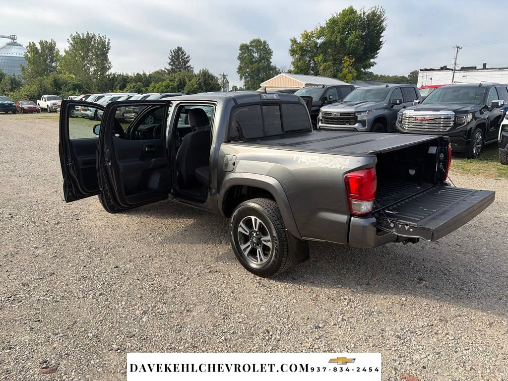 Used 2016 Toyota Tacoma TRD Sport AWD/4WD image 32