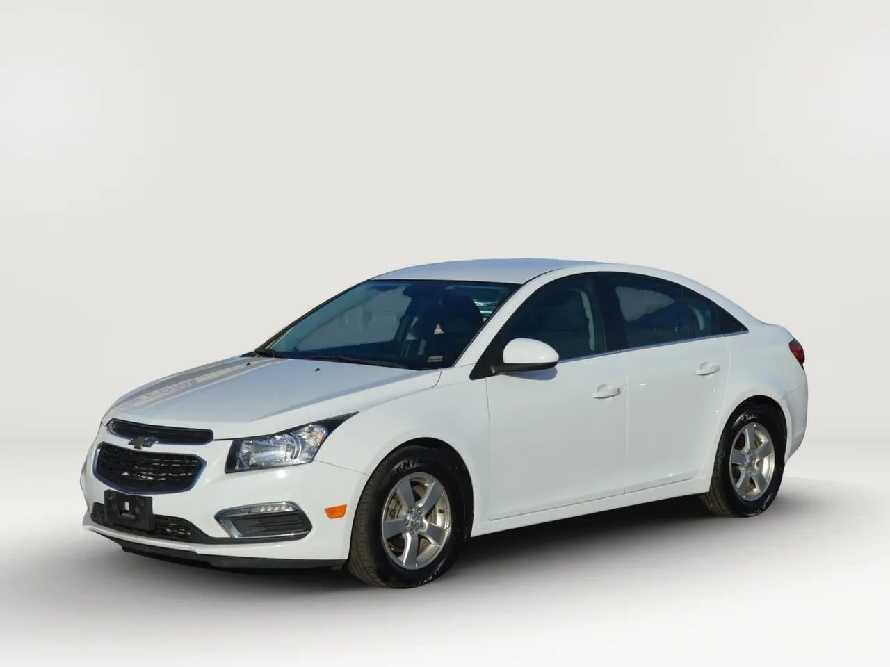 Used 2015 Chevrolet Cruze LT image 2