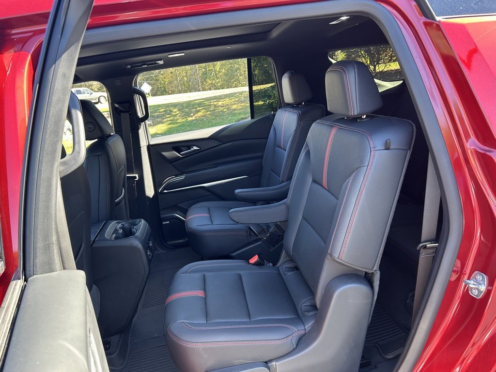 Used 2024 Chevrolet Traverse RS w/ LPO, Floor Liner Package image 43