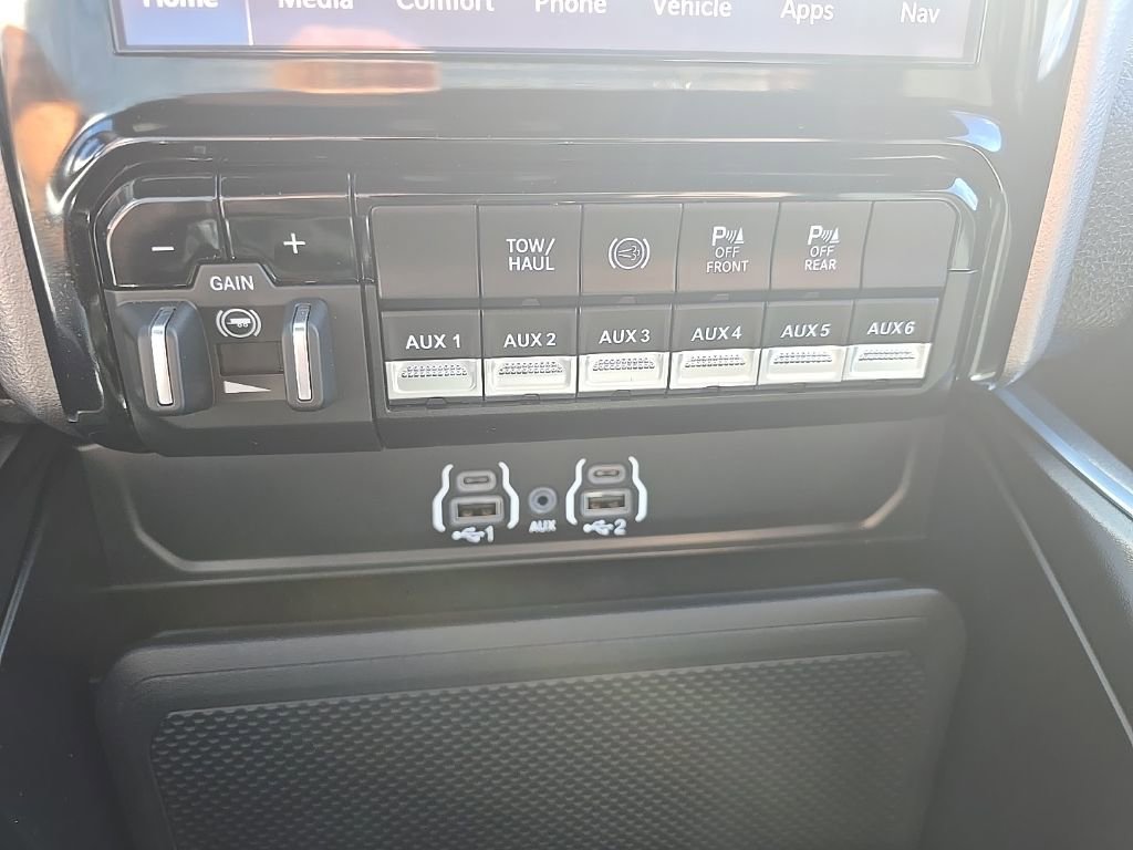 New 2026 RAM 3500 Big Horn AWD/4WD image 38