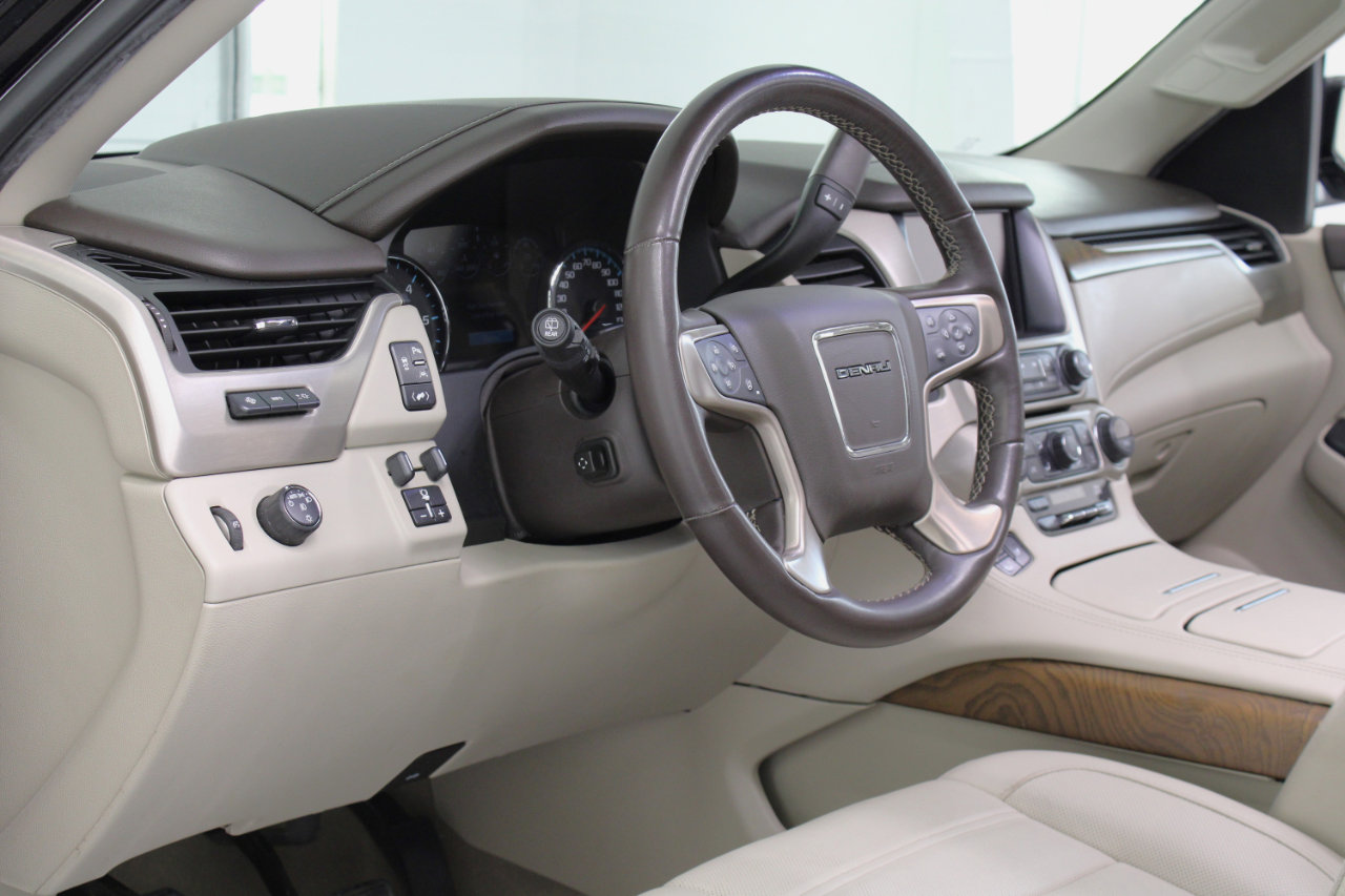 Used 2019 GMC Yukon XL Denali w/ Open Road Package image 32