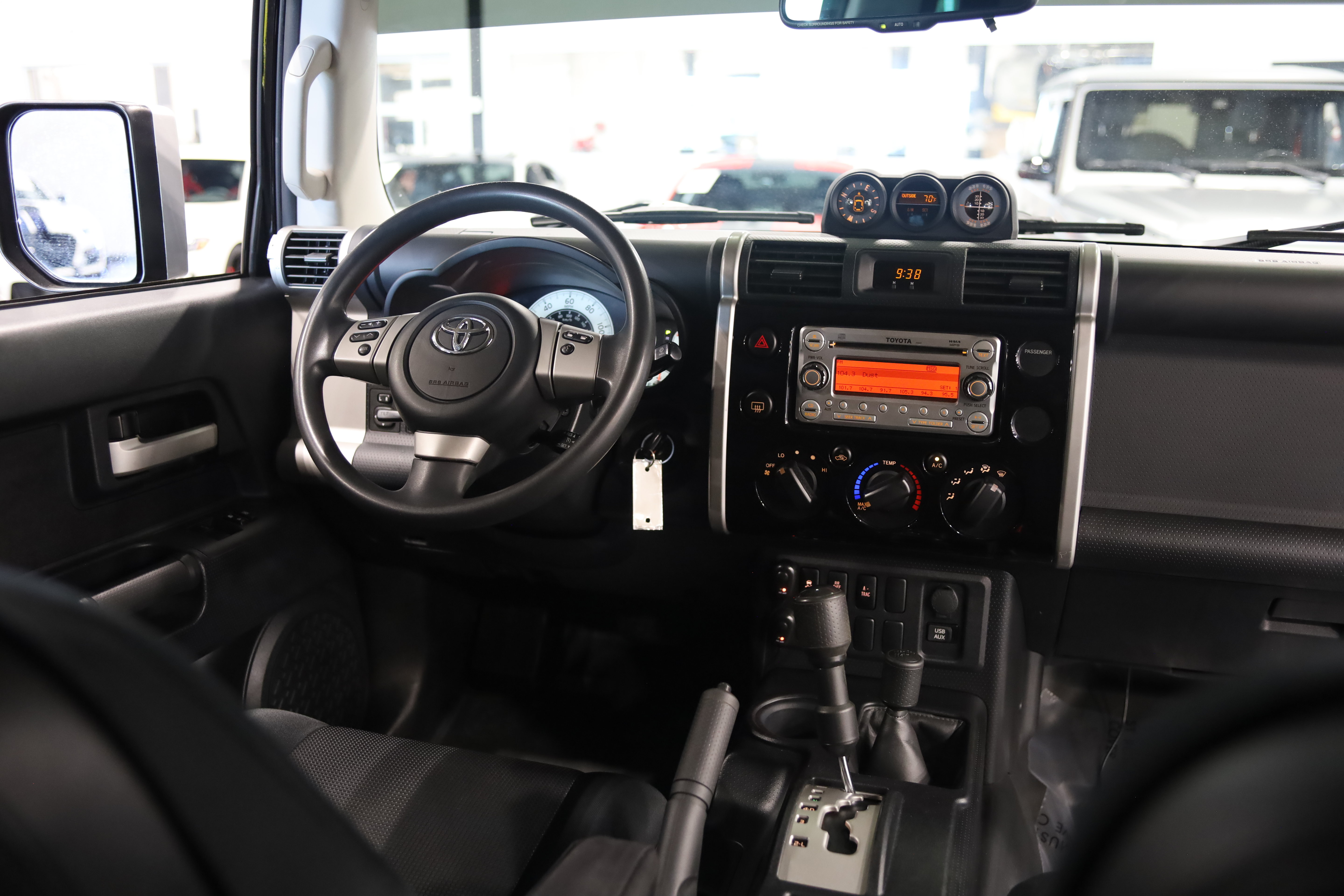 Used 2012 Toyota FJ Cruiser 4WD w/ Convenience Pkg image 34