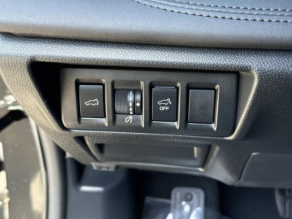 Used 2025 Subaru Outback Wilderness w/ Wilderness Package AWD/4WD image 43