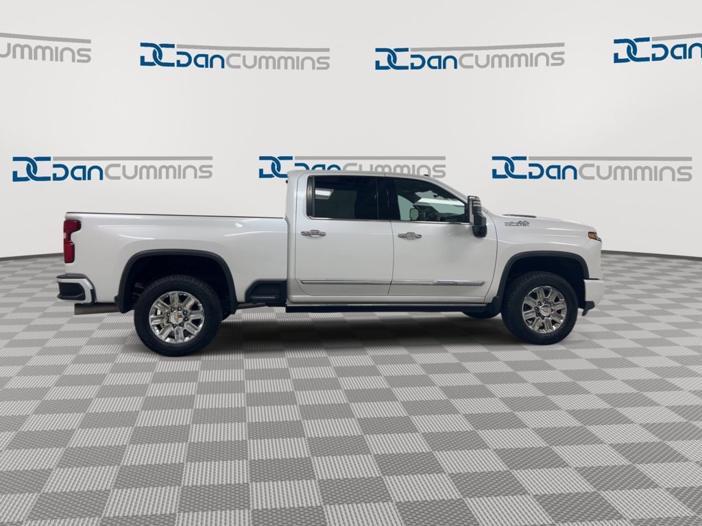 Used 2024 Chevrolet Silverado 2500 High Country w/ Technology Package AWD/4WD image 9