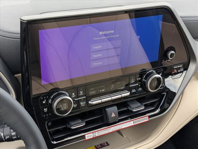 New 2025 Toyota Highlander Limited image 12