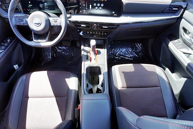 New 2026 Nissan Kicks SR w/ Cold Weather Package FWD image 29