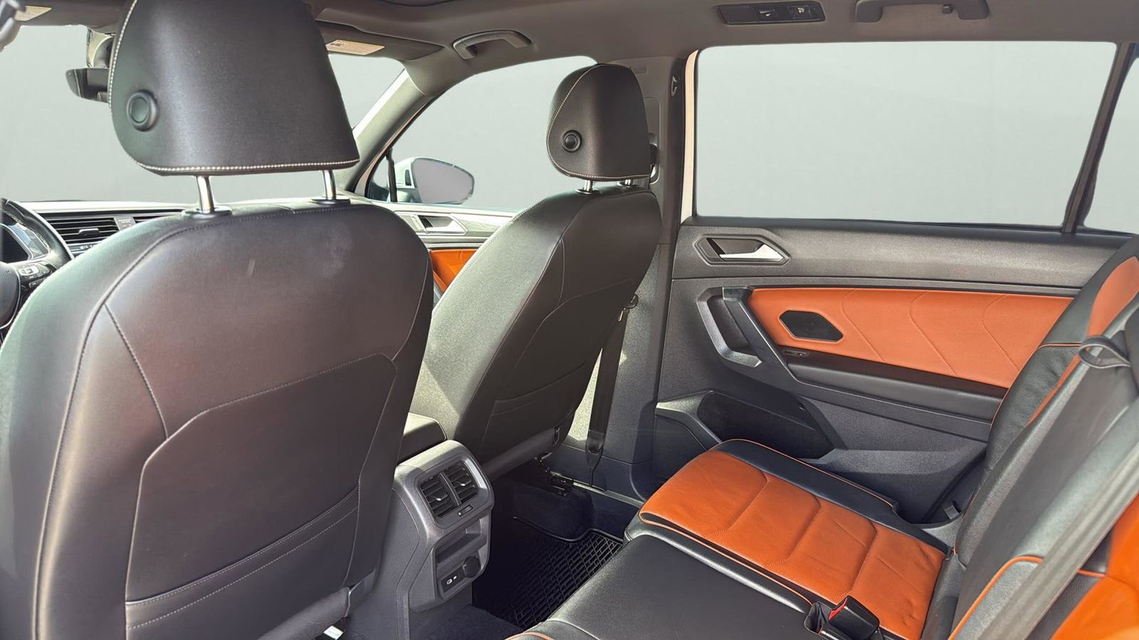 Used 2021 Volkswagen Tiguan SEL Premium R-Line image 29